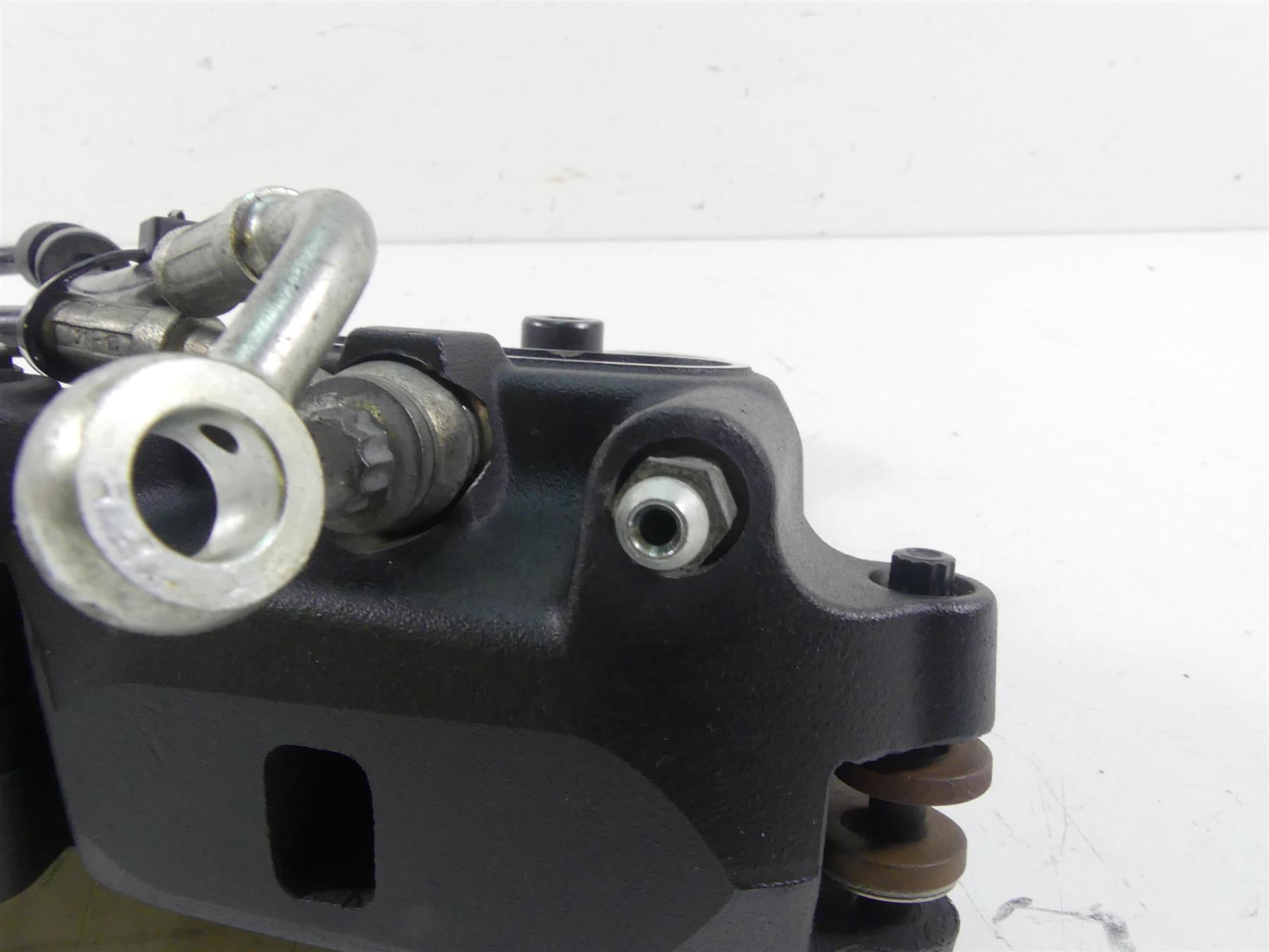 2015 Harley FXDF Dyna Fat Bob Rear Brake Caliper + Line For 25mm Axle 40908-08 {{ shop.shopifyCountryName }} - Mototech271