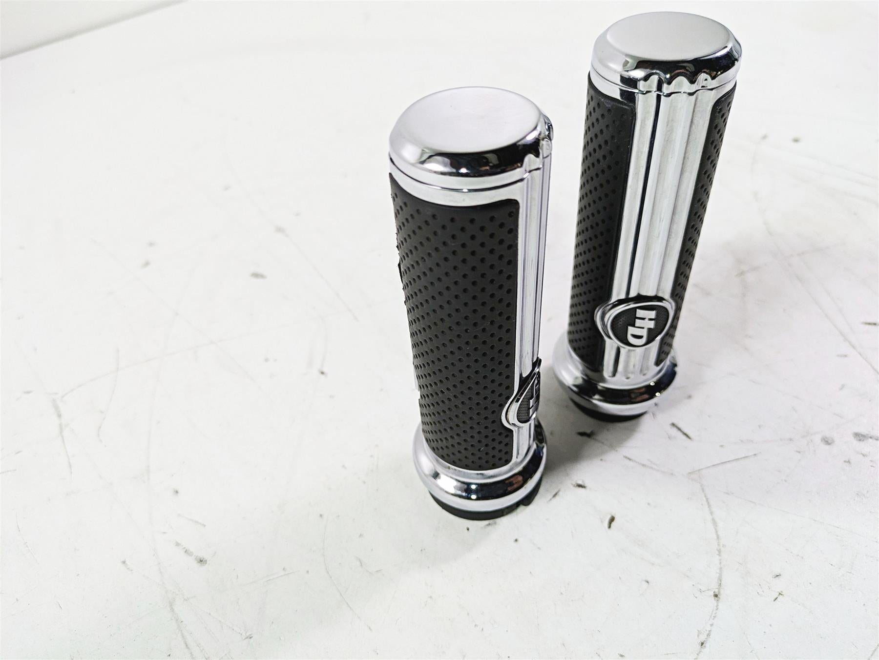 2015 Harley Touring FLHTKL E -Glide Low Defiance Hand Grips Set 56100158 {{ shop.shopifyCountryName }} - Mototech271