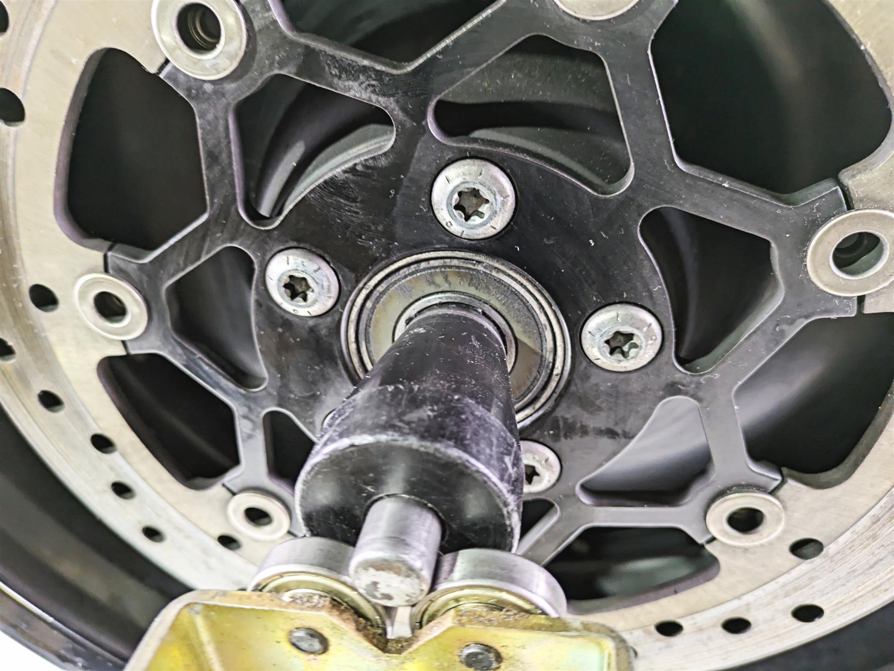 2019 Harley Softail FXDR 114 Straight Rear Wheel Rim 18x8 40900486 {{ shop.shopifyCountryName }} - Mototech271