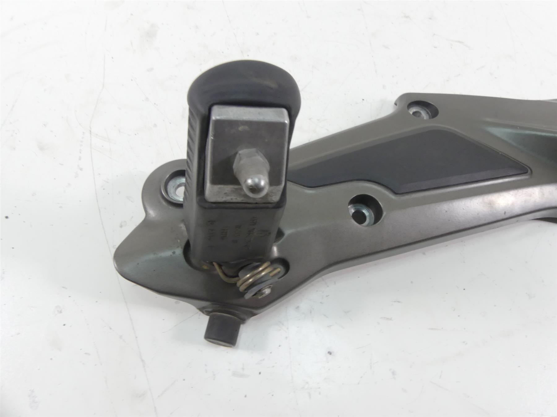 2015 BMW K1600GT K48 Left Rider Passenger Footpeg Foot Peg Rest Set 46717716013 {{ shop.shopifyCountryName }} - Mototech271