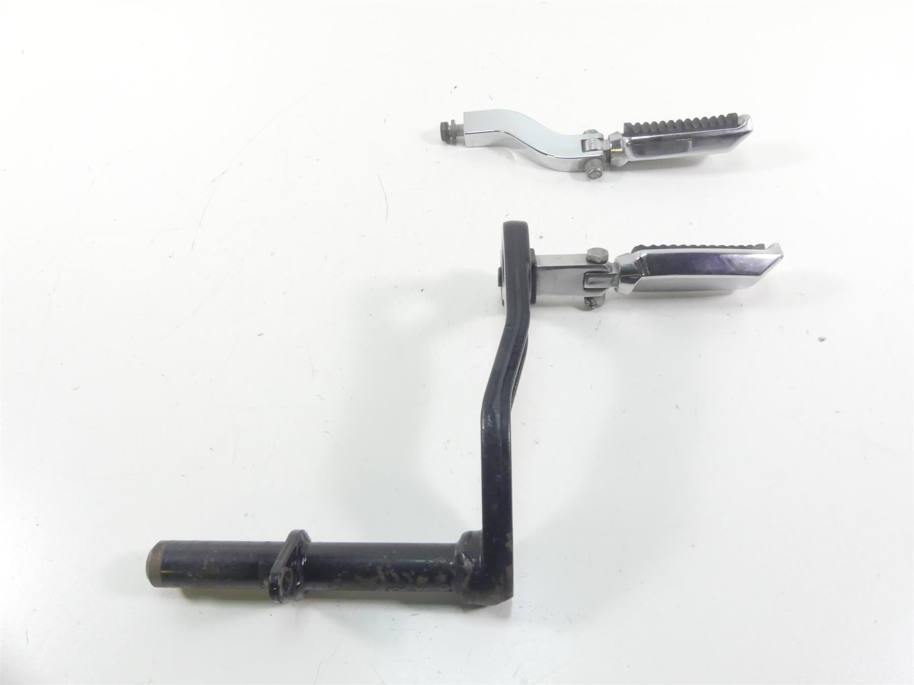2005 Harley Dyna FXDLI Low Rider Rear Chrome Footpeg Set & Mounts 49165-02 {{ shop.shopifyCountryName }} - Mototech271