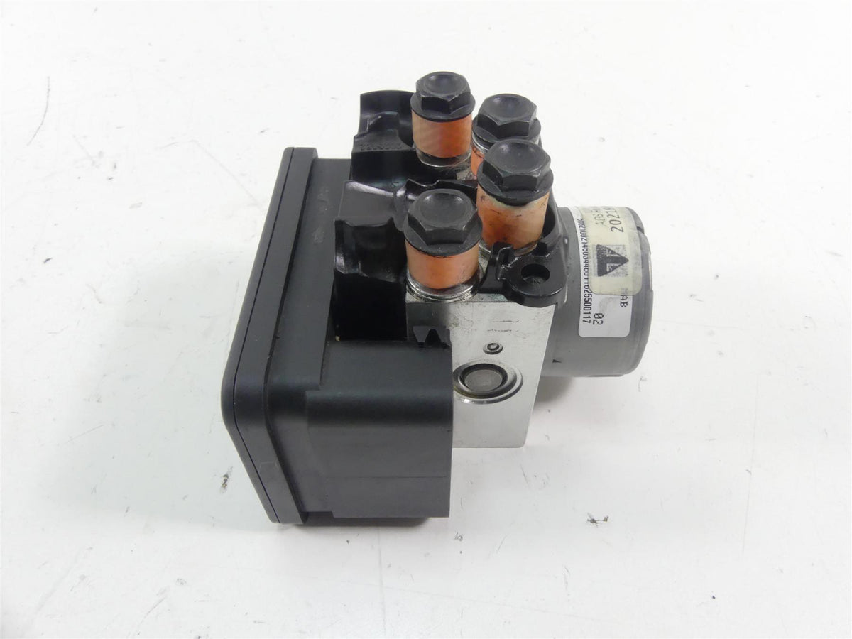 2017 Triumph Thruxton 1200R Abs Brake Pump Module Unit T2021931 {{ shop.shopifyCountryName }} - Mototech271