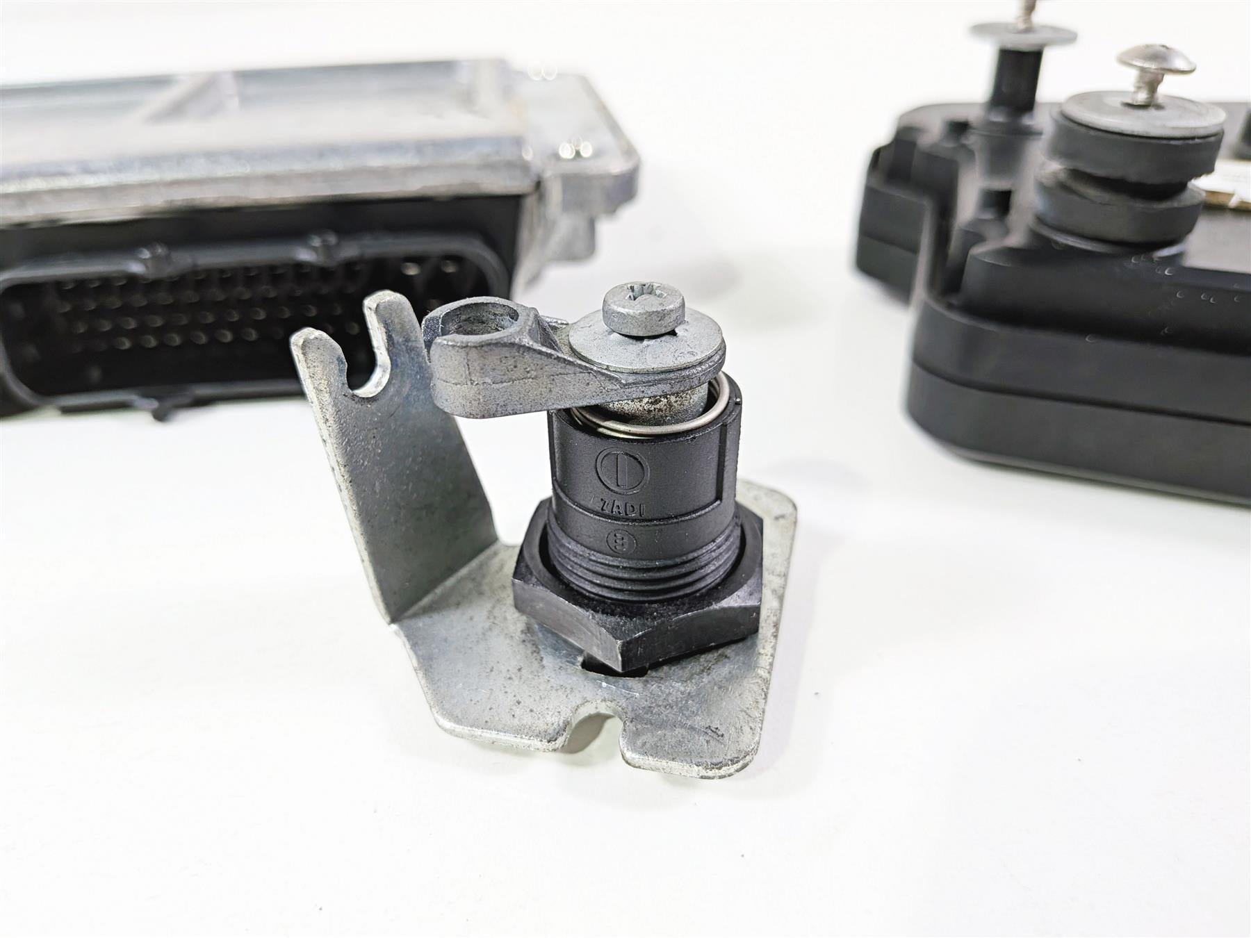 2014 Aprilia RSV4 RR Factory Speedo Ignition Switch Key Cdi Set 14K CM228217 {{ shop.shopifyCountryName }} - Mototech271