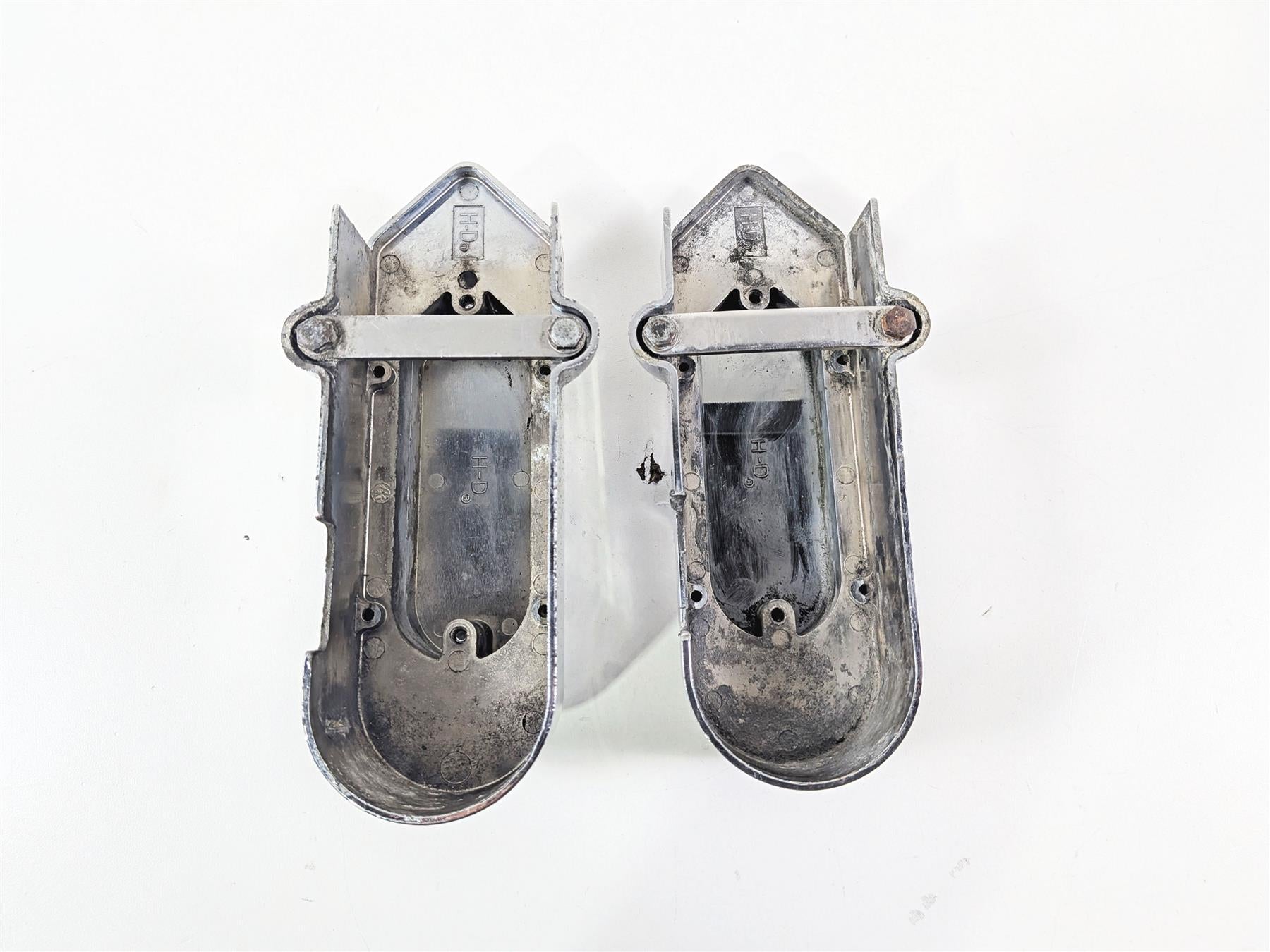 1998 Harley Dyna FXDL Low Rider Rear Axle Swingarm Cover Set 45157-97 {{ shop.shopifyCountryName }} - Mototech271