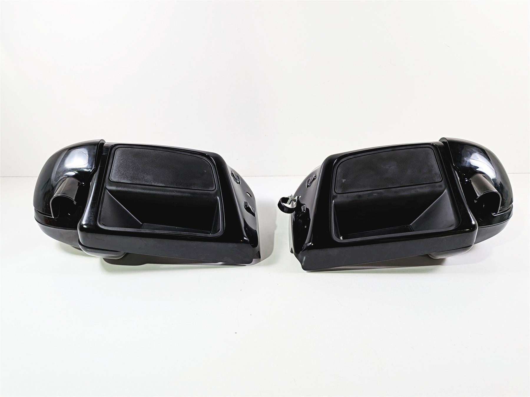 2017 Harley Touring FLHXS Street Glide Left Right Leg Fairing Set Speaker Holes {{ shop.shopifyCountryName }} - Mototech271