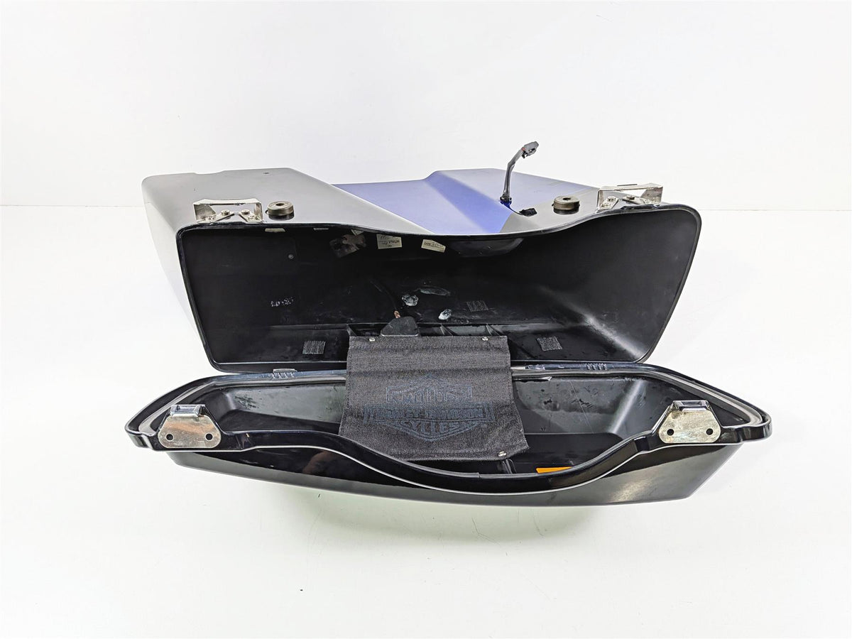 2011 Harley Touring FLHTCU CVO Electra Glide Right Saddlebag 91171-07-Mototech271
