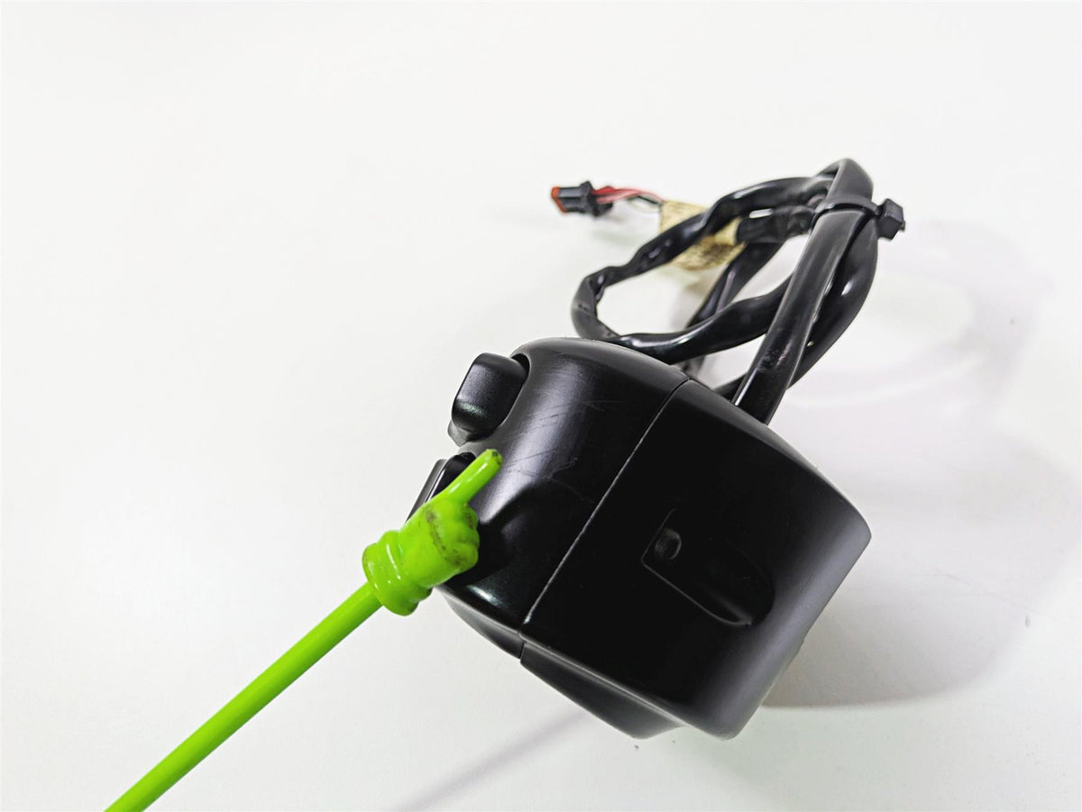 2016 Harley Touring FLHR Road King Right Hand Control Switch 71500127C {{ shop.shopifyCountryName }} - Mototech271