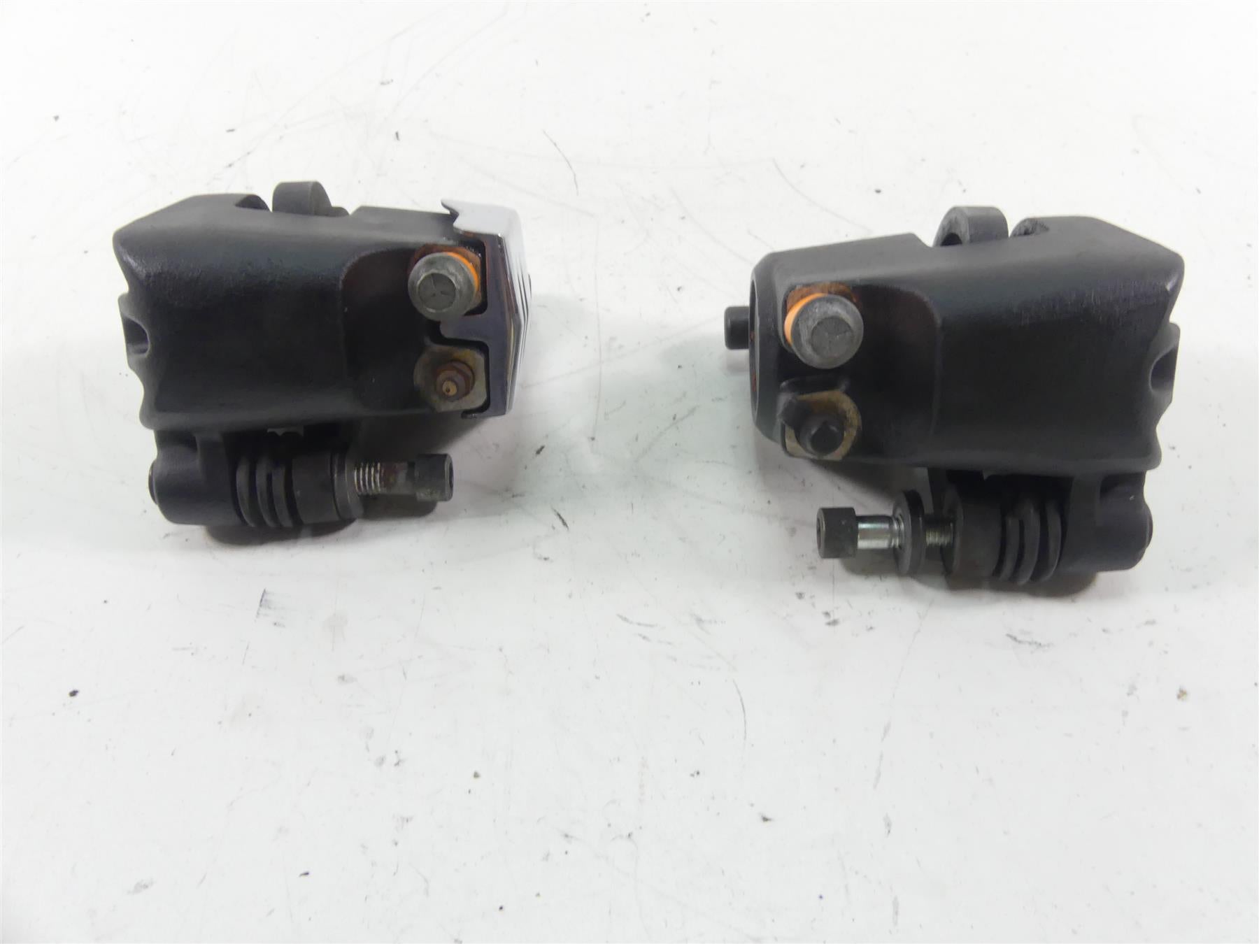 1998 Harley Dyna FXDL Low Rider Front Brake Caliper Set 44023-83C 44046-84C {{ shop.shopifyCountryName }} - Mototech271