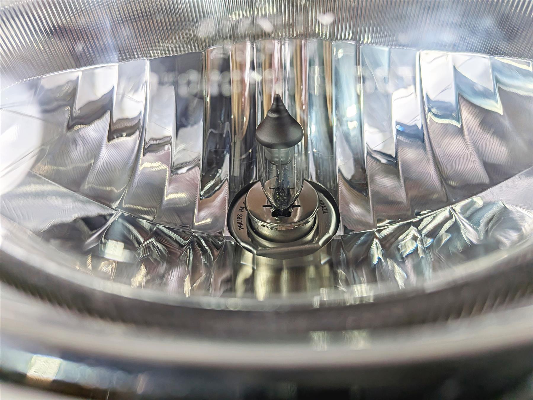 2005 Suzuki VZ800 M50 Boulevard Headlight Head Lamp 35100-39G30-999 51810-39G00 {{ shop.shopifyCountryName }} - Mototech271