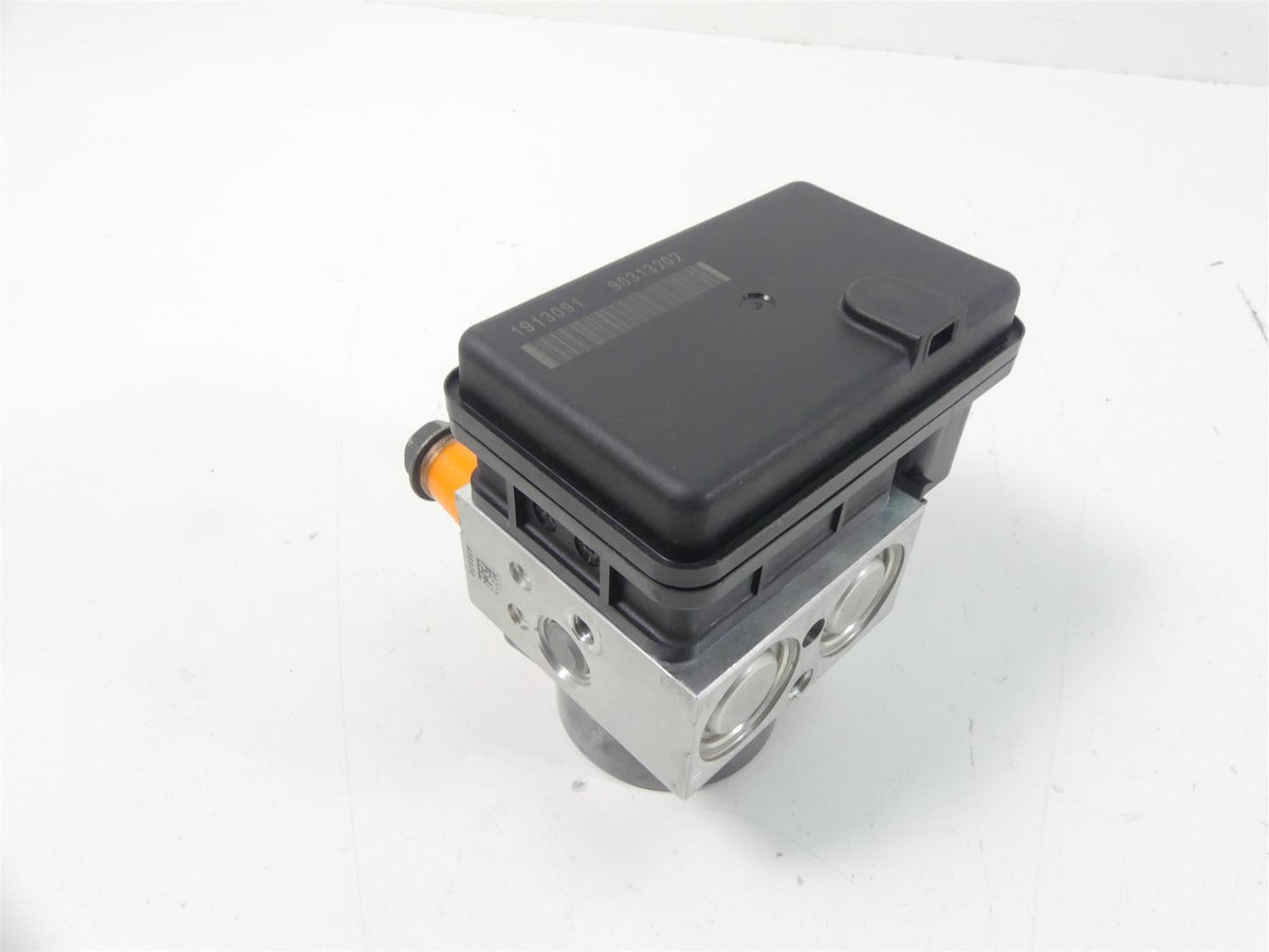 2019 Indian Motorcycle Co. FTR1200 Abs Brake Module Unit Pump 2207862 {{ shop.shopifyCountryName }} - Mototech271