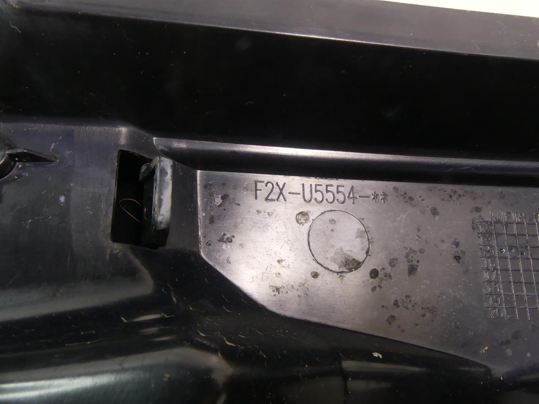 2015 Yamaha Waverunner Cruiser VX1100 Center Main Dash Cover & Bin F2X-U5554-00 {{ shop.shopifyCountryName }} - Mototech271
