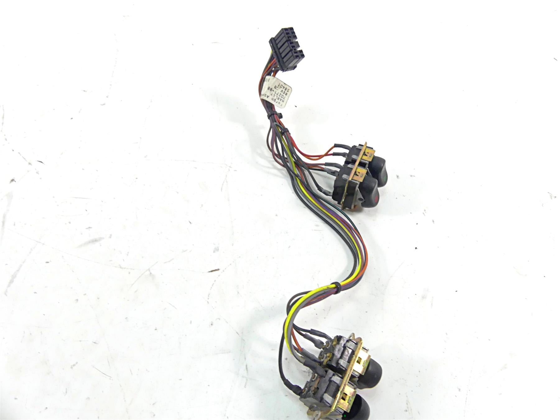 2006 Harley Touring FLHTCU SE E-Glide Auxiliary Spot Spkr Switches Set 70271-98 {{ shop.shopifyCountryName }} - Mototech271