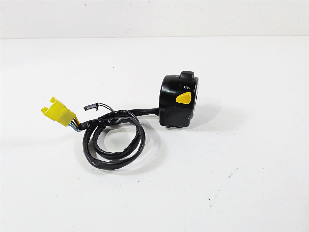 2014 Suzuki M109R VZR1800 Boulevard Left Hand Blinker Control Switch 37400-48GB0 {{ shop.shopifyCountryName }} - Mototech271