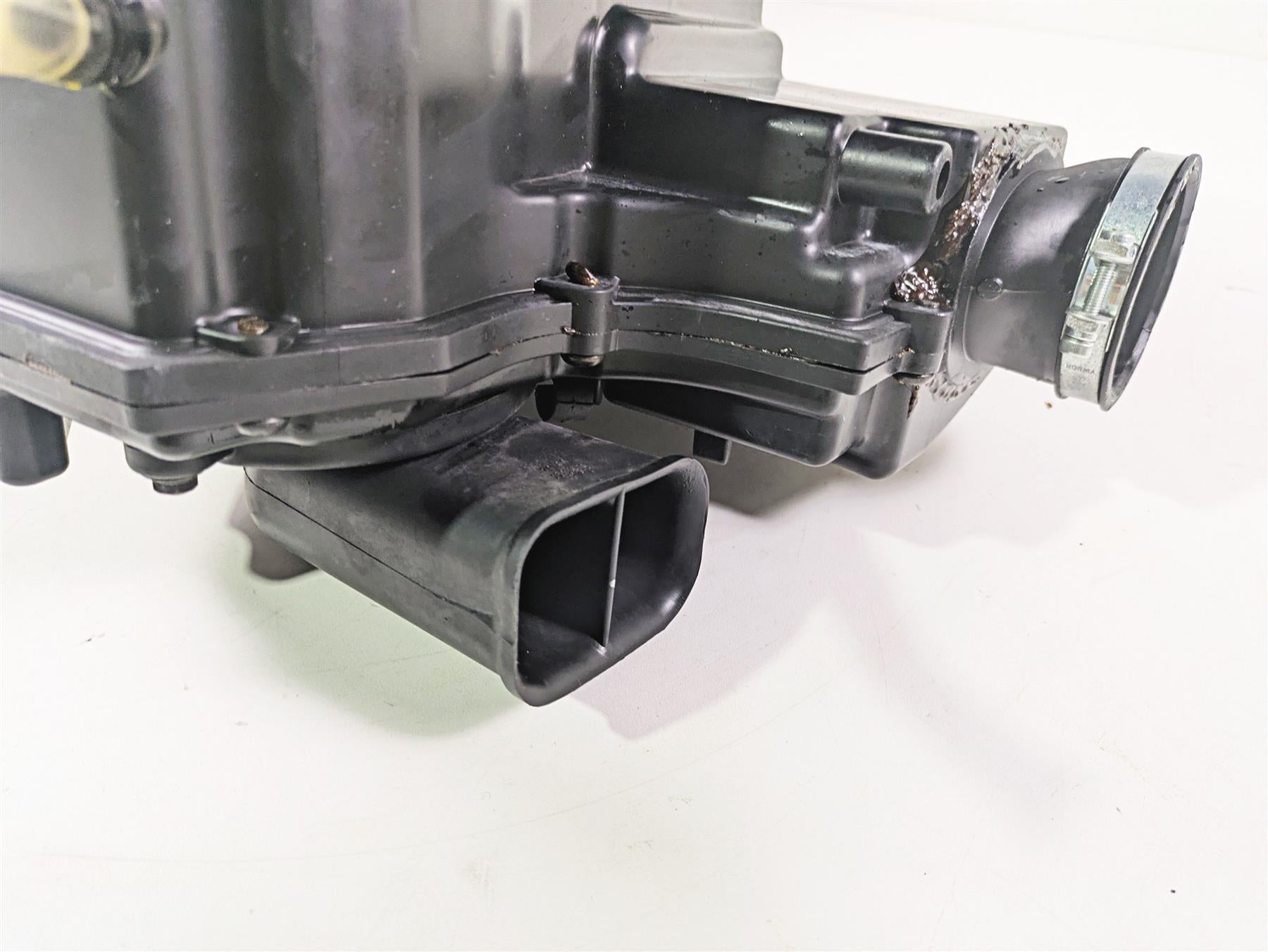 2013 Triumph Bonneville Air Box Cleaner Breather Filter T2209357 T2209356 {{ shop.shopifyCountryName }} - Mototech271
