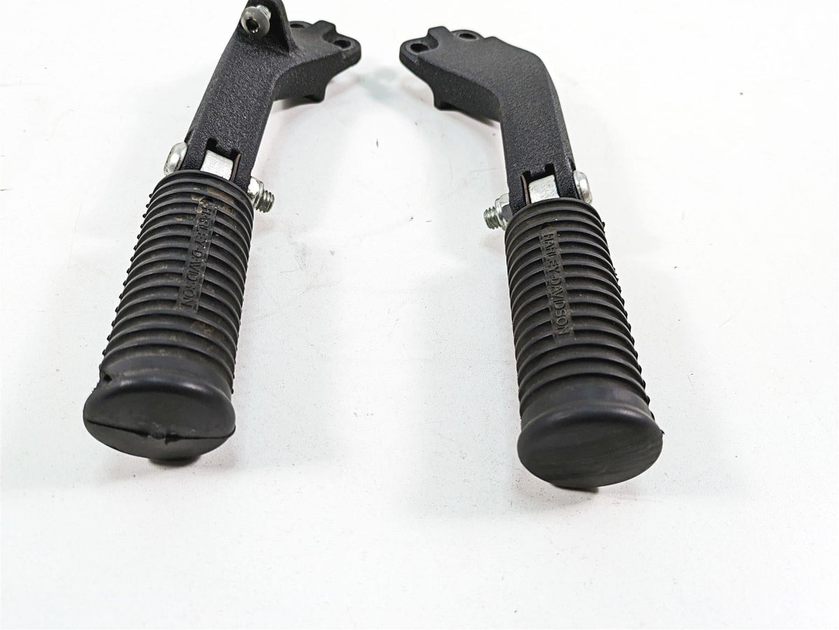 2009 Harley FXDF Dyna Fat Bob Rear Passenger Footpeg Set 49224-06A 49230-06 {{ shop.shopifyCountryName }} - Mototech271