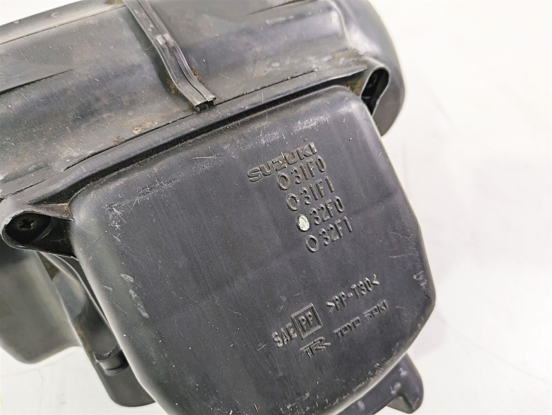 2003 Suzuki GSF1200 Bandit Air Filter Breather Cleaner Box 13700-32F00 {{ shop.shopifyCountryName }} - Mototech271