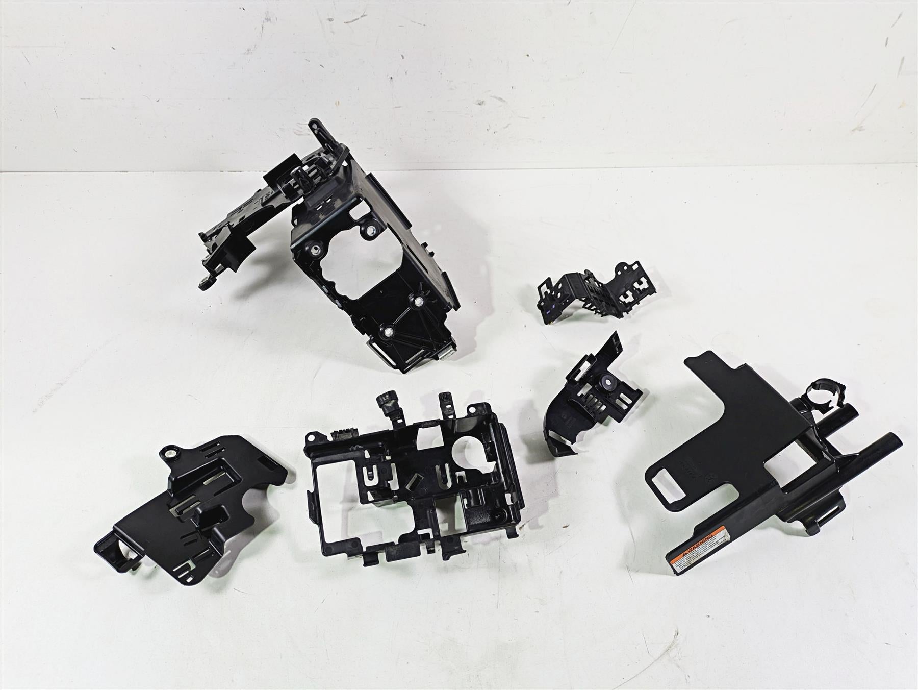 2020 Harley Softail FXST Standard Electrical Battery Carrier Set 69201632 {{ shop.shopifyCountryName }} - Mototech271