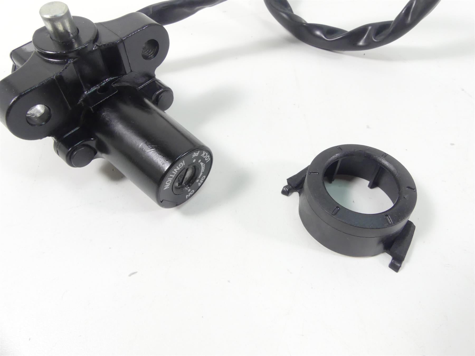 2017 Yamaha XT1200Z Super Tenere Ignition Switch Key Lock Set 2BS-82501-10-00 {{ shop.shopifyCountryName }} - Mototech271
