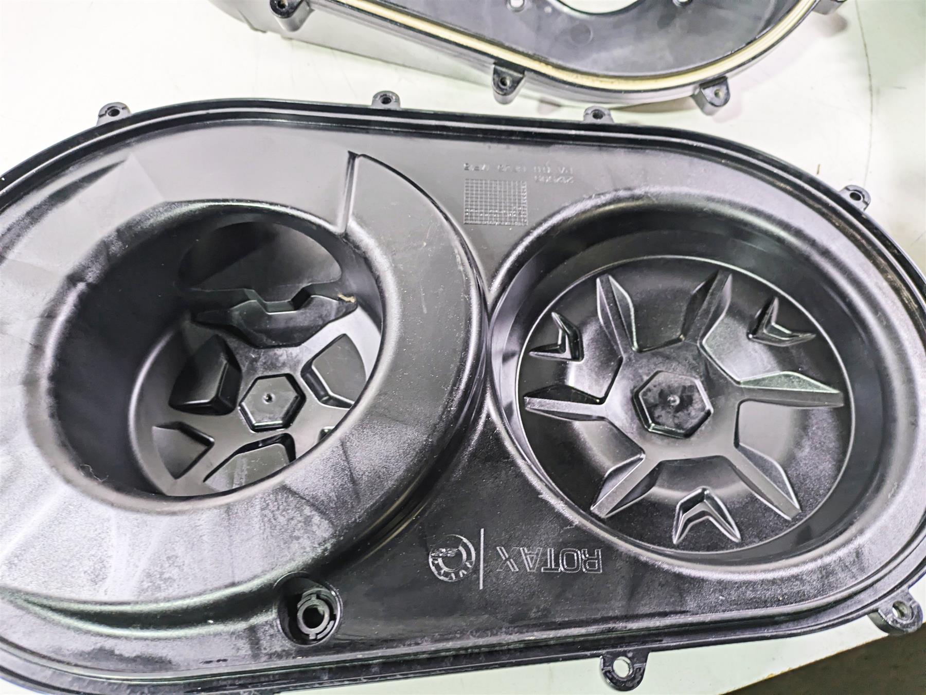 2018 Can Am Maverick X3 XRC Turbo R Inner Outer Clutch Cover 420212605 420212508 {{ shop.shopifyCountryName }} - Mototech271