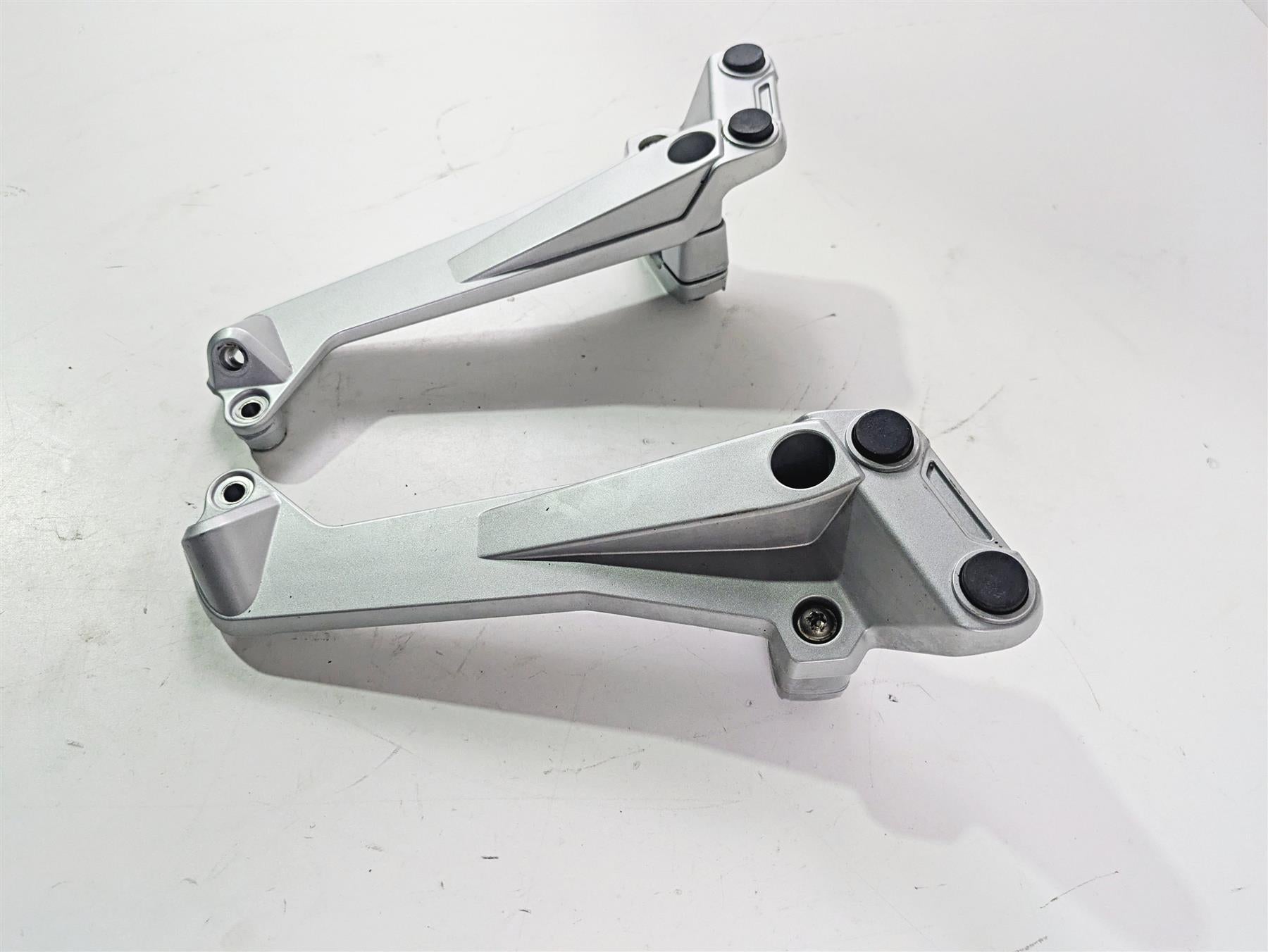 2010 BMW R1200GS K25 Saddlebag Mount Bracket Holder Set 46547695986 {{ shop.shopifyCountryName }} - Mototech271
