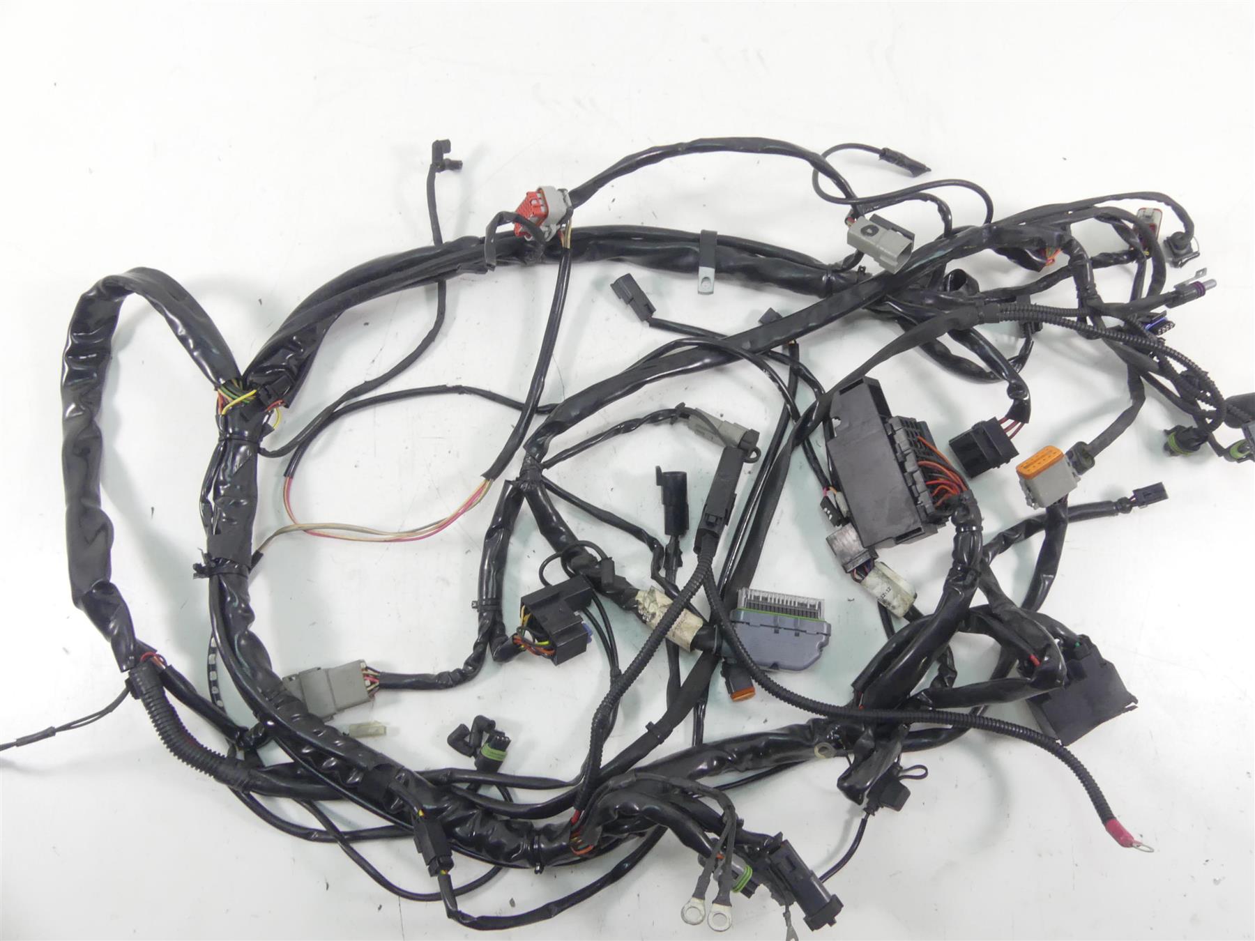 2005 Harley Touring CVO FLHTCSE Electra Glide Wiring Harness Loom 70985-04 {{ shop.shopifyCountryName }} - Mototech271