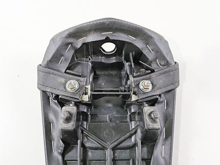 2025 Yamaha YZF R7 Nice Rear Passenger Seat Saddle Pillion BEB-24750-00-00 {{ shop.shopifyCountryName }} - Mototech271