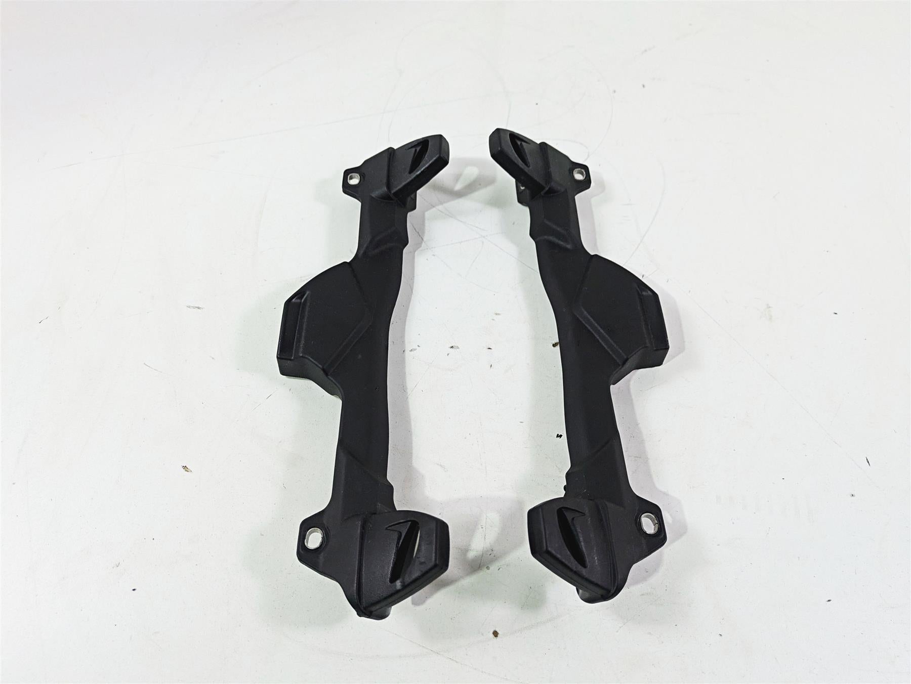 2009 BMW R1200RT K26 Saddlebag Holder Bracket Set 46547699903 46547699904 {{ shop.shopifyCountryName }} - Mototech271