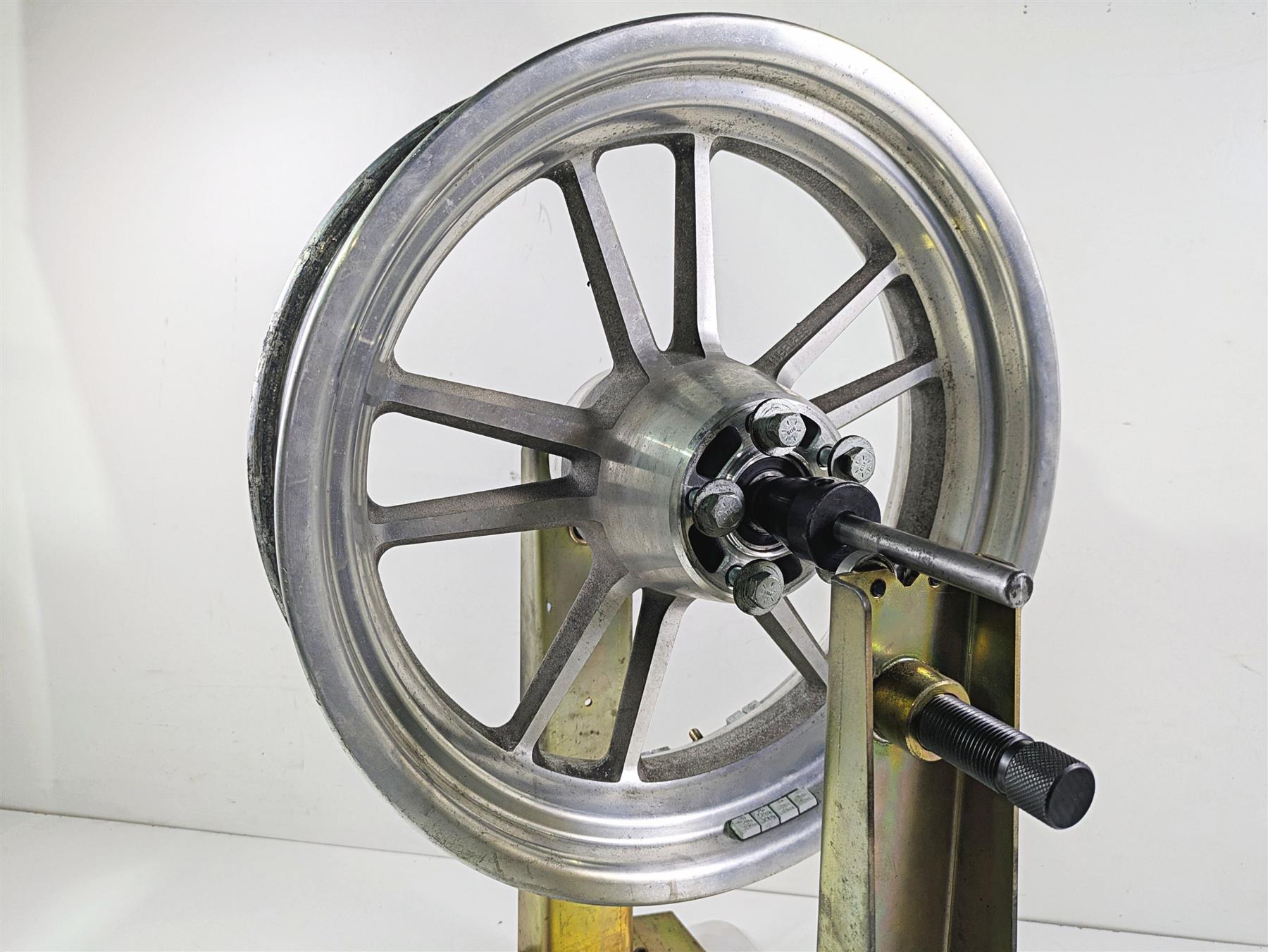 2009 Harley FXDC Dyna Super Glide Straight 17x4.5 Rear Wheel Mag Rim 40987-08 {{ shop.shopifyCountryName }} - Mototech271