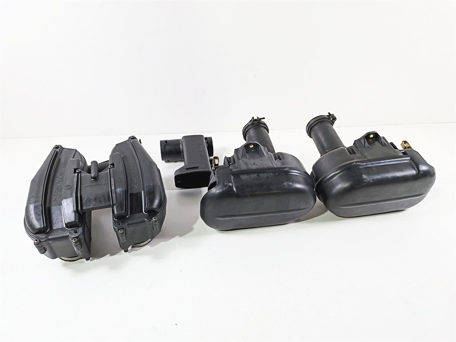 2006 Yamaha XVZ1300 Royal Star Left Right Air Box Breather 4XY-1442A {{ shop.shopifyCountryName }} - Mototech271