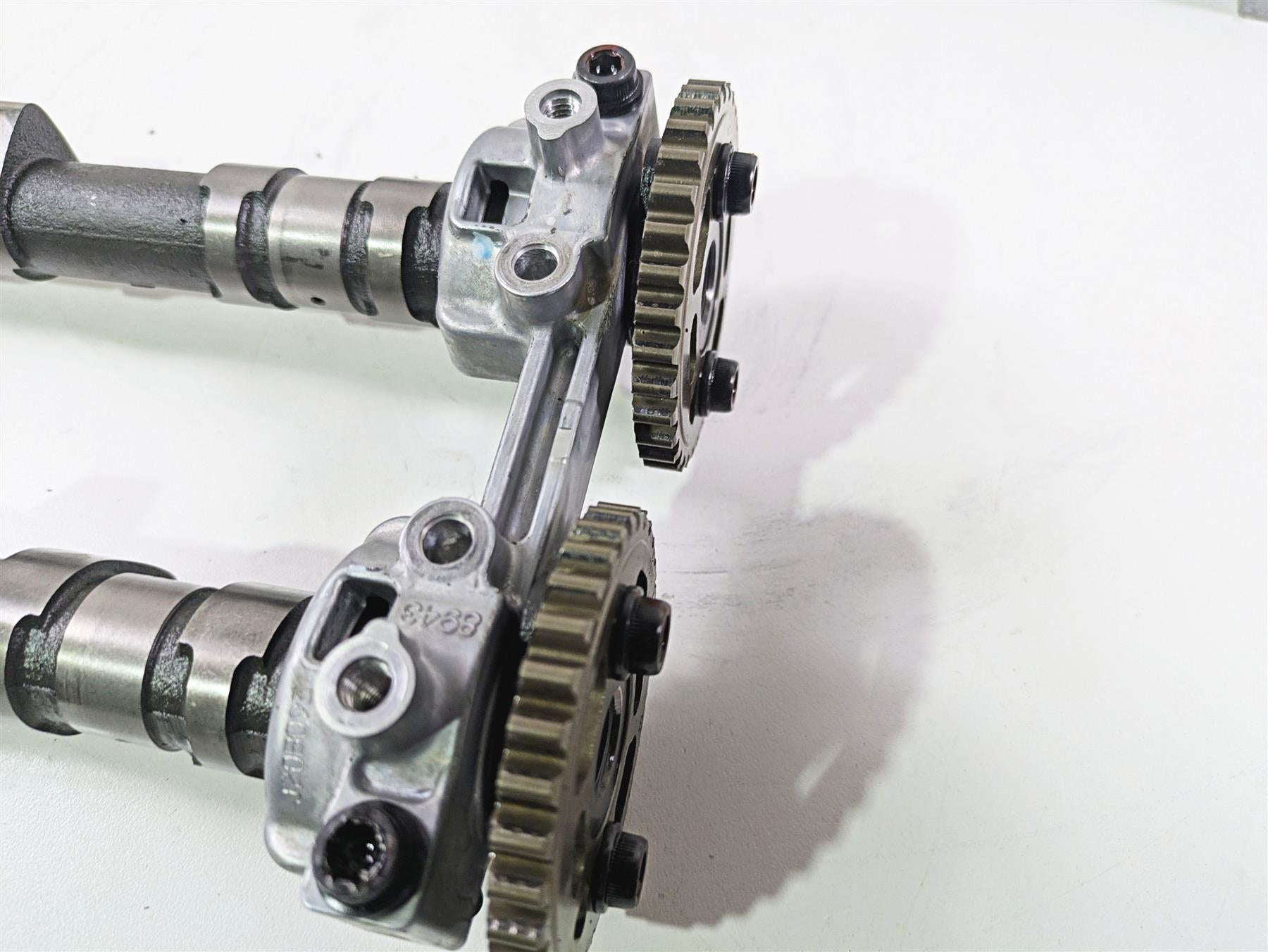 2020 Kawasaki Z900 ZR900 Camshaft Cam Shaft Set 49118-0942 49118