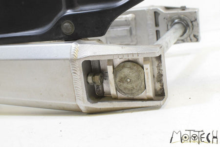 2005 Kawasaki ZZR1200 ZX1200 Rear Swingarm Swing Arm Straight 33001-1624-458 {{ shop.shopifyCountryName }} - Mototech271