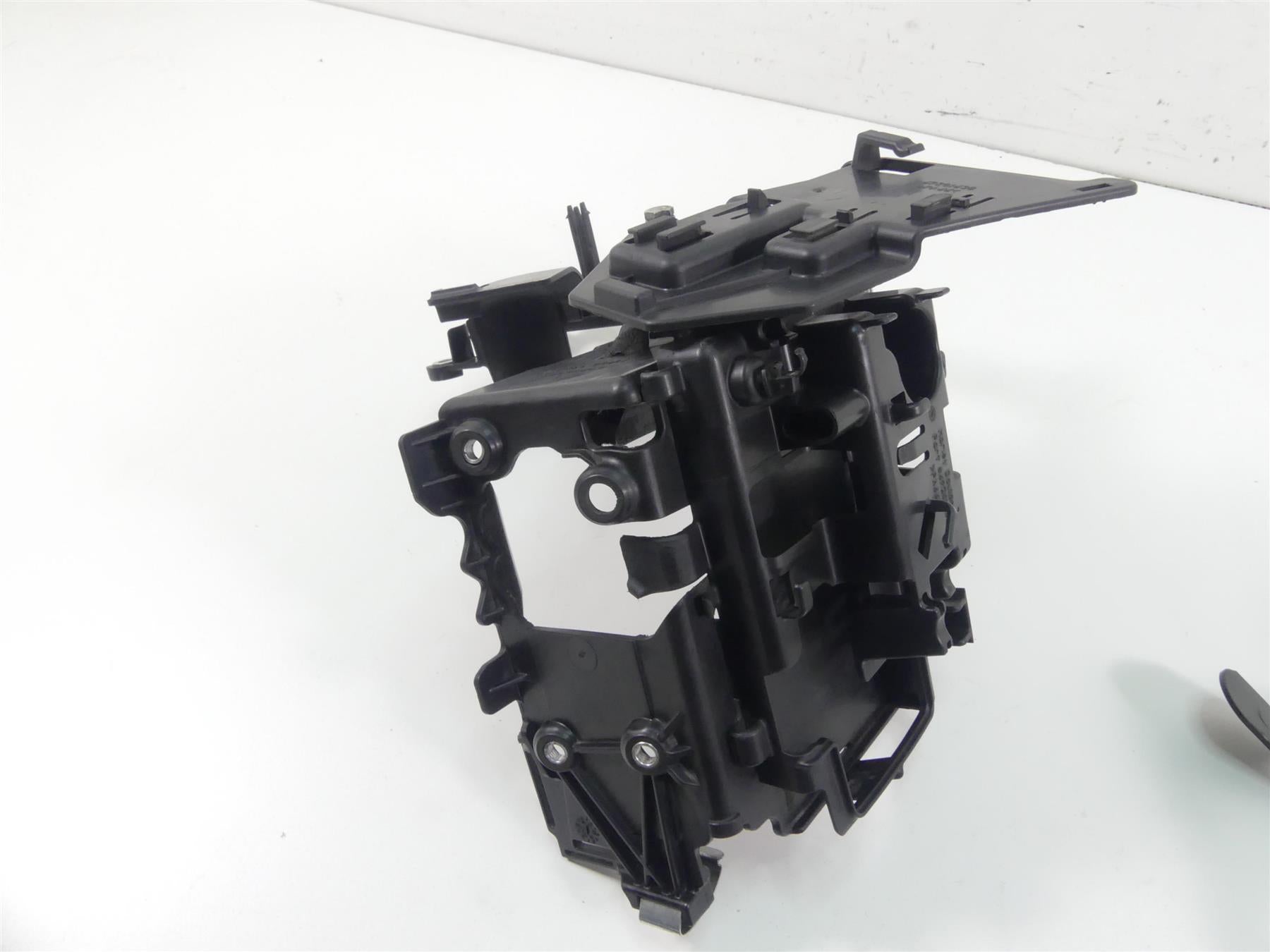 2018 Harley FXBRS Softail Breakout All Electrical Carrier Mount Holder Set 69201632 {{ shop.shopifyCountryName }} - Mototech271