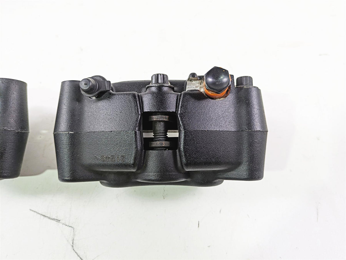 2015 Harley FXDF Dyna Fat Bob Front Brake Caliper Set 41300001 41300002 {{ shop.shopifyCountryName }} - Mototech271