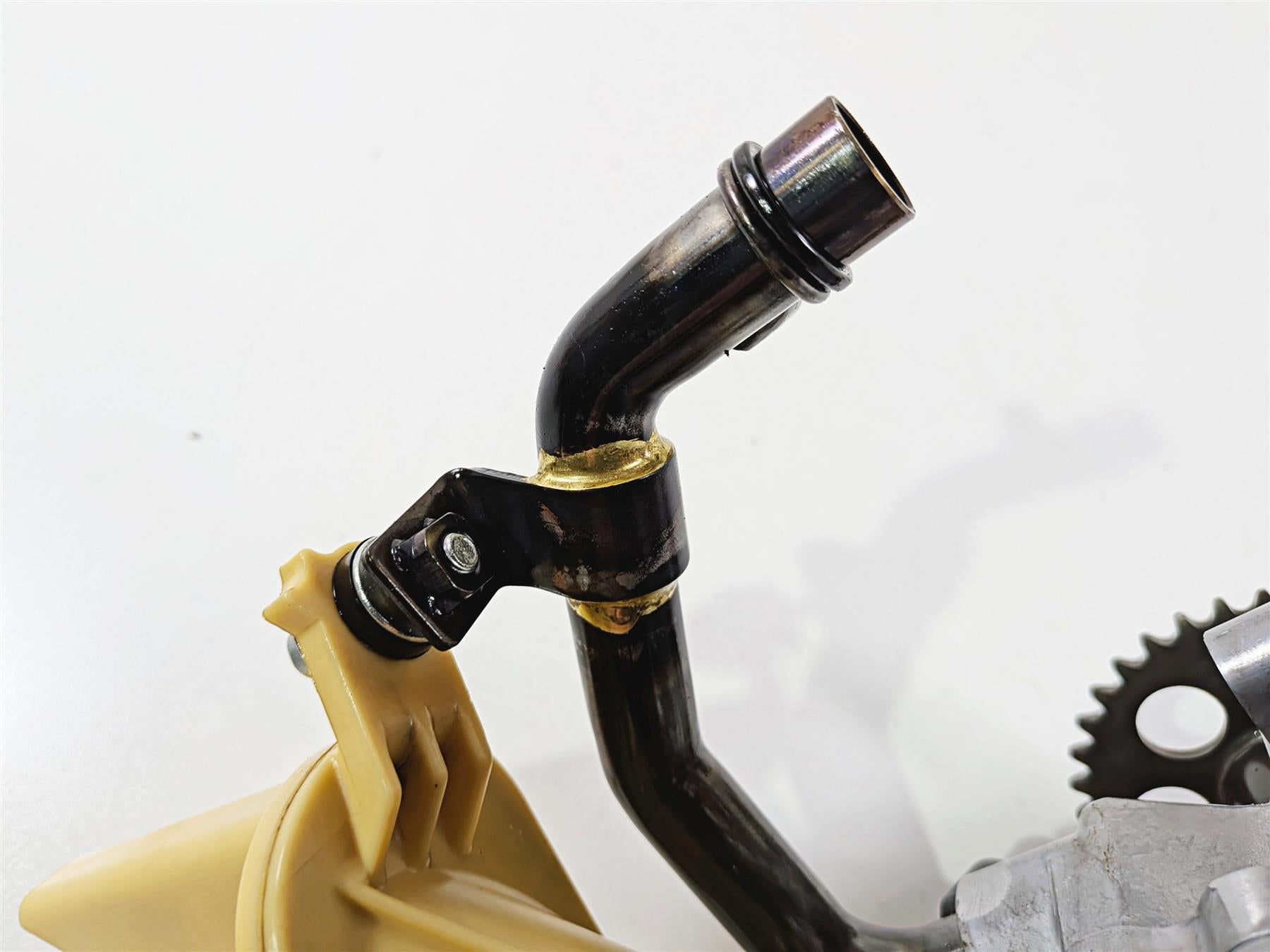 2016 Yamaha YZF R1 RN32 Oil Pump & Pick Up Tube -Tested 2CR-13300-00-00 {{ shop.shopifyCountryName }} - Mototech271