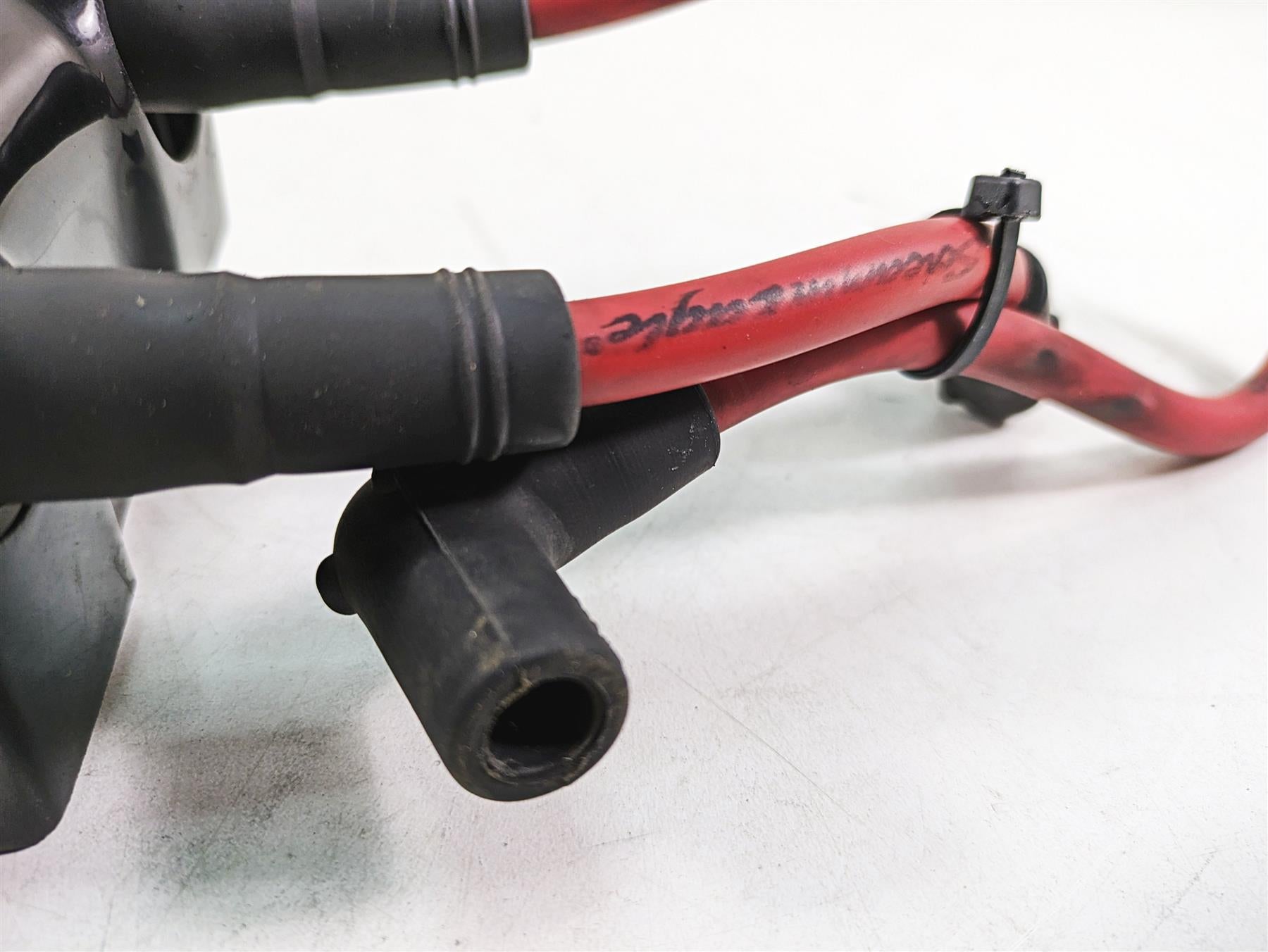 2009 Harley Softail FLSTSB Cross Bones Ignition Coil & Cover 31696-07A {{ shop.shopifyCountryName }} - Mototech271