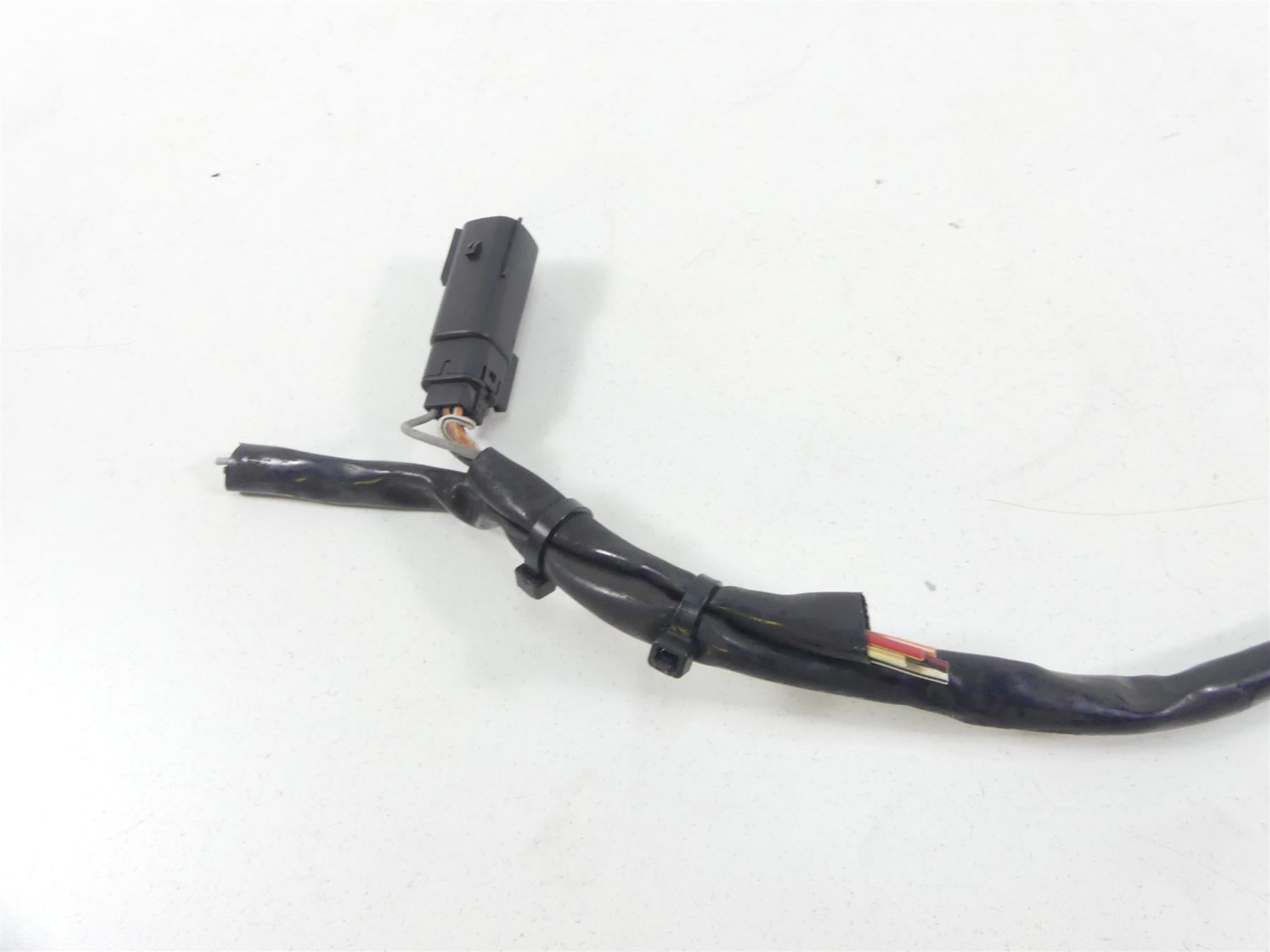 2015 Harley VRSCF Muscle Rod Right Start Stop Hand Control Switch 71684-06A {{ shop.shopifyCountryName }} - Mototech271