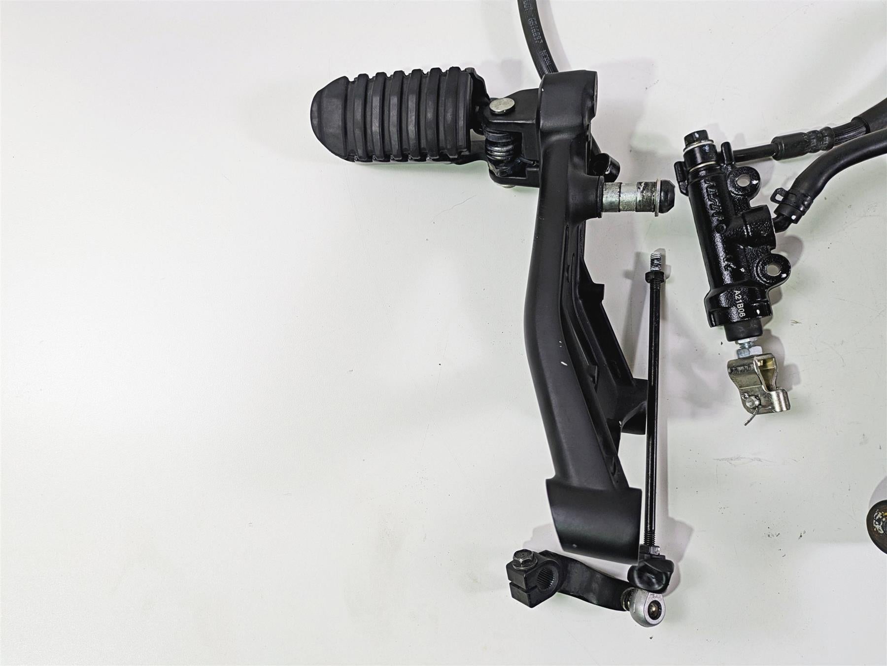 2021 Honda CMX500 Rebel Left Right Foot Peg Rest Set 50600-K87-A00 50700-K87-A00 {{ shop.shopifyCountryName }} - Mototech271
