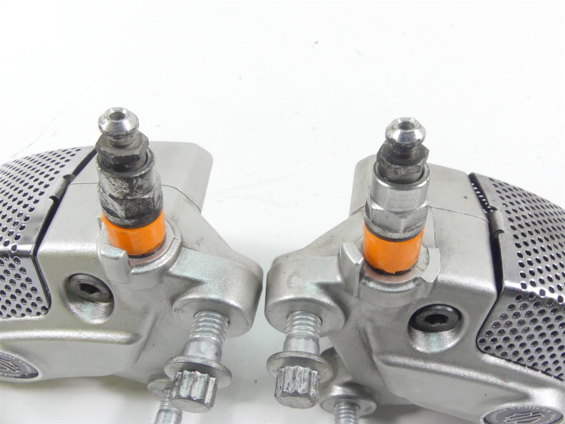 2009 Harley FLHTCU SE4 CVO E-Glide Front Brake Caliper Set 42938-08 42939-08 {{ shop.shopifyCountryName }} - Mototech271