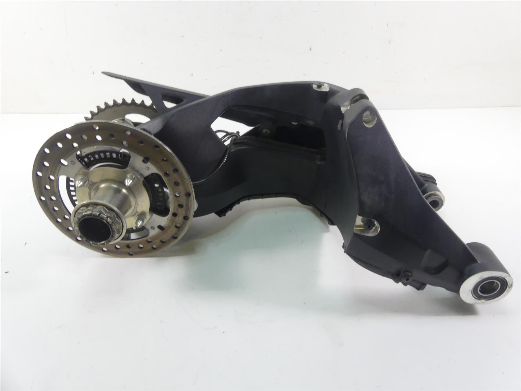 2019 Ducati Supersport 939 S Swingarm Swing Arm + Rear Axle 37031961B 819Z0021A {{ shop.shopifyCountryName }} - Mototech271