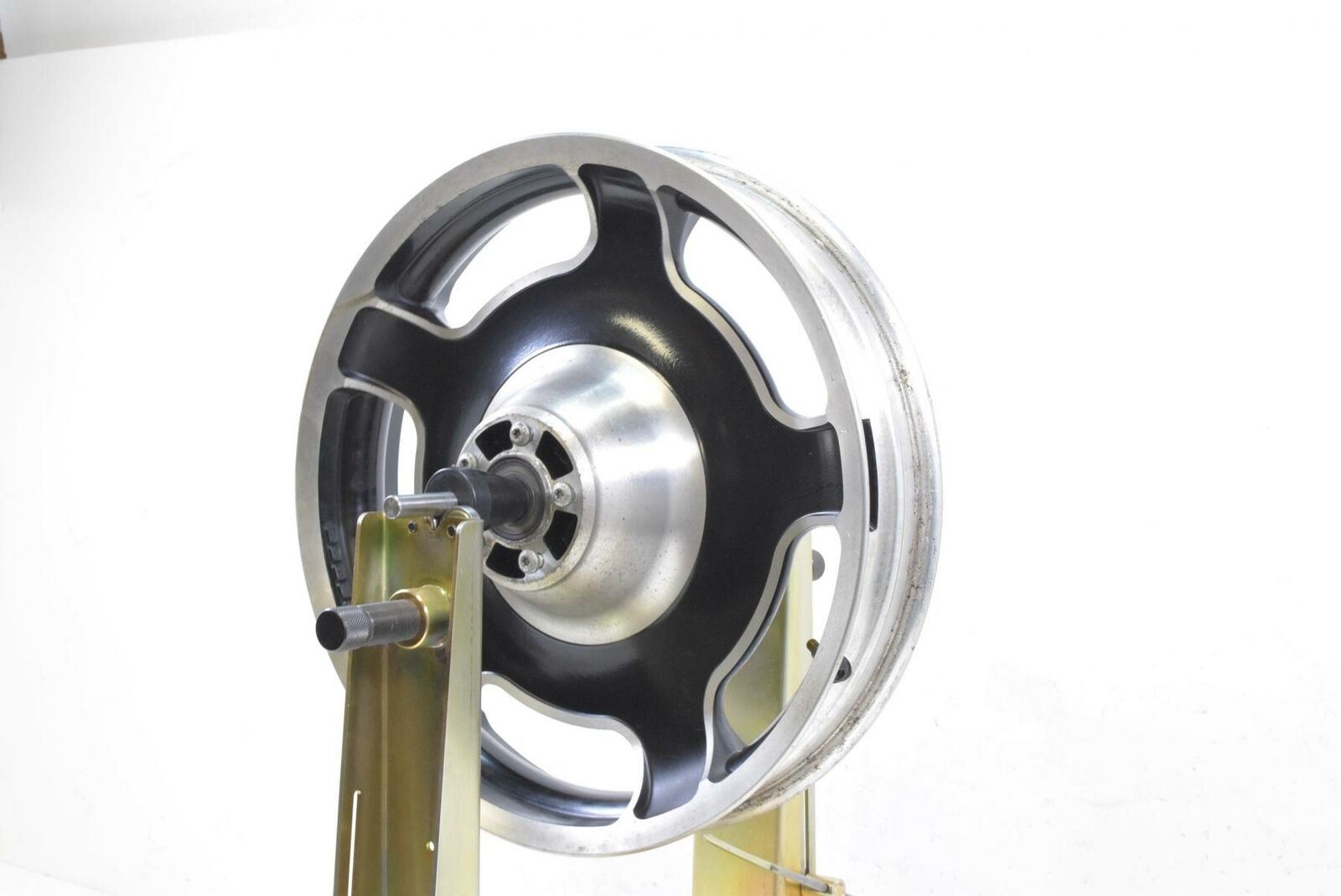 2012 Harley FLHTP Electra Glide Front 17x3 Rim Wheel Straight 42195-10 {{ shop.shopifyCountryName }} - Mototech271