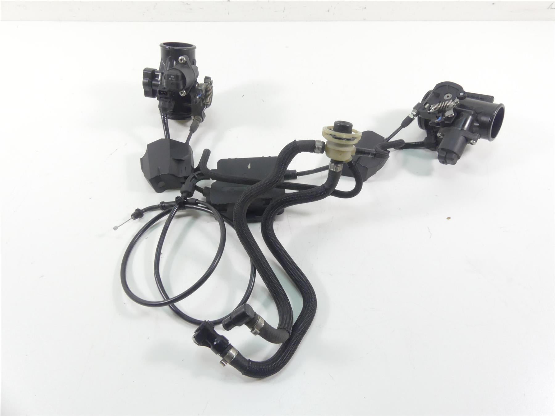 2017 BMW RnineT Racer K32 Bing Throttle Body Bodies & Junction Set 13547705239 {{ shop.shopifyCountryName }} - Mototech271