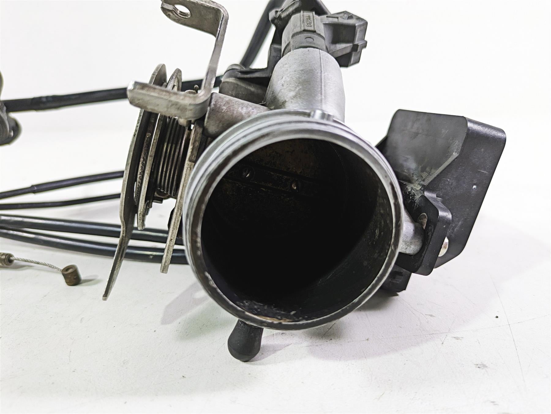 2004 BMW R1150GS R21 Throttle Body Set & Junction Box 13541342495 13541342496 {{ shop.shopifyCountryName }} - Mototech271