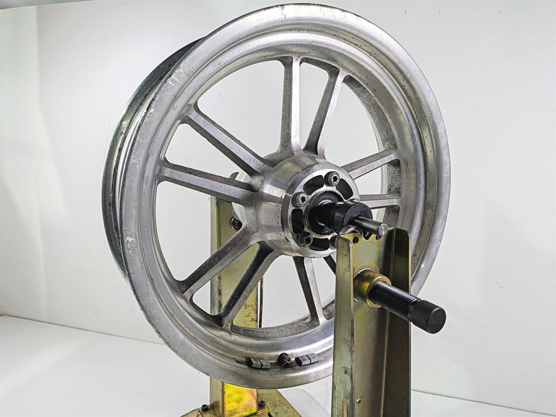 2009 Harley FXDC Dyna Super Glide Straight 17x4.5 Rear Wheel Mag Rim 40987-08 {{ shop.shopifyCountryName }} - Mototech271