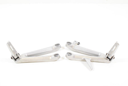 2005 Honda CBR1000RR CBR1000 RR Rear Passenger Footpeg SET 50750-MEL-000 {{ shop.shopifyCountryName }} - Mototech271