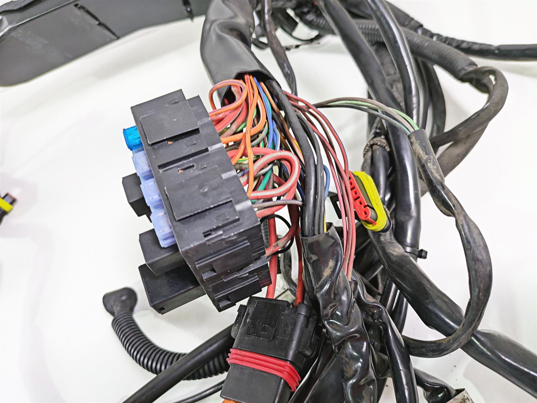 2010 Harley Touring FLHTK Electra Glide Main Wiring Harness Abs - Read 70121-10 {{ shop.shopifyCountryName }} - Mototech271