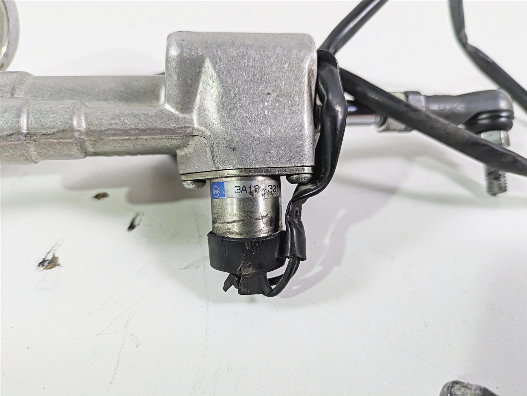 2014 Yamaha YZFR1 R1 RN22 Lower Triple Tree & Steering Damper 14B-23340-00-00 {{ shop.shopifyCountryName }} - Mototech271