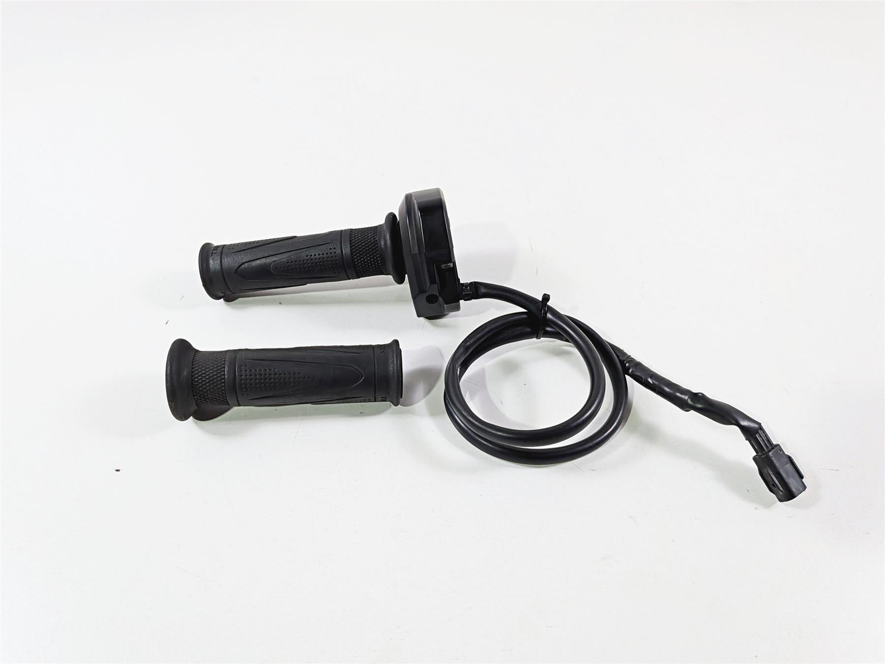2019 Triumph Speed Triple RS 1050 Ride By Wire Throttle Grip Sensor T2042226 {{ shop.shopifyCountryName }} - Mototech271