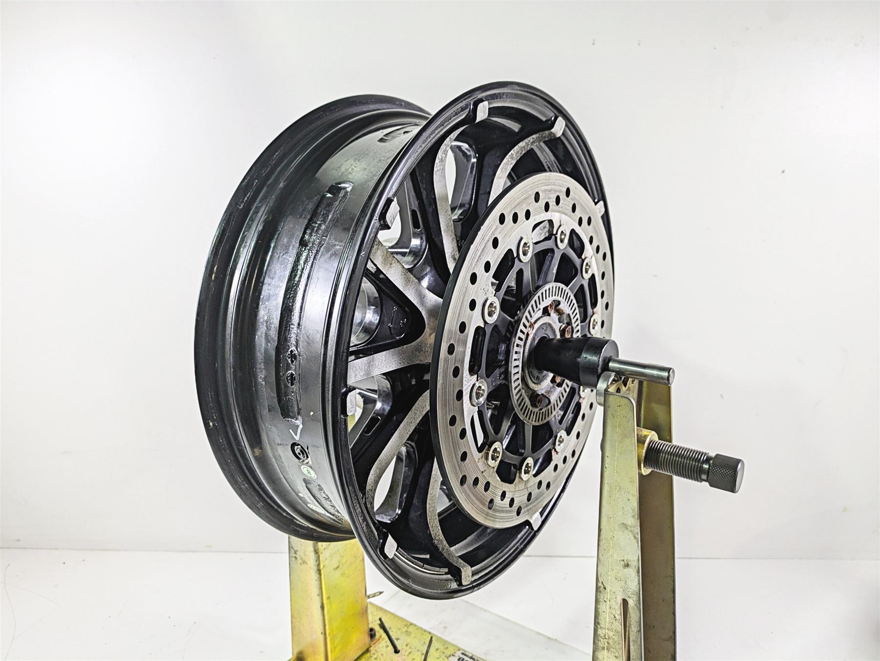 2018 Indian Chieftain Limited Straight Rear Wheel Rim 16x5 1523060 {{ shop.shopifyCountryName }} - Mototech271
