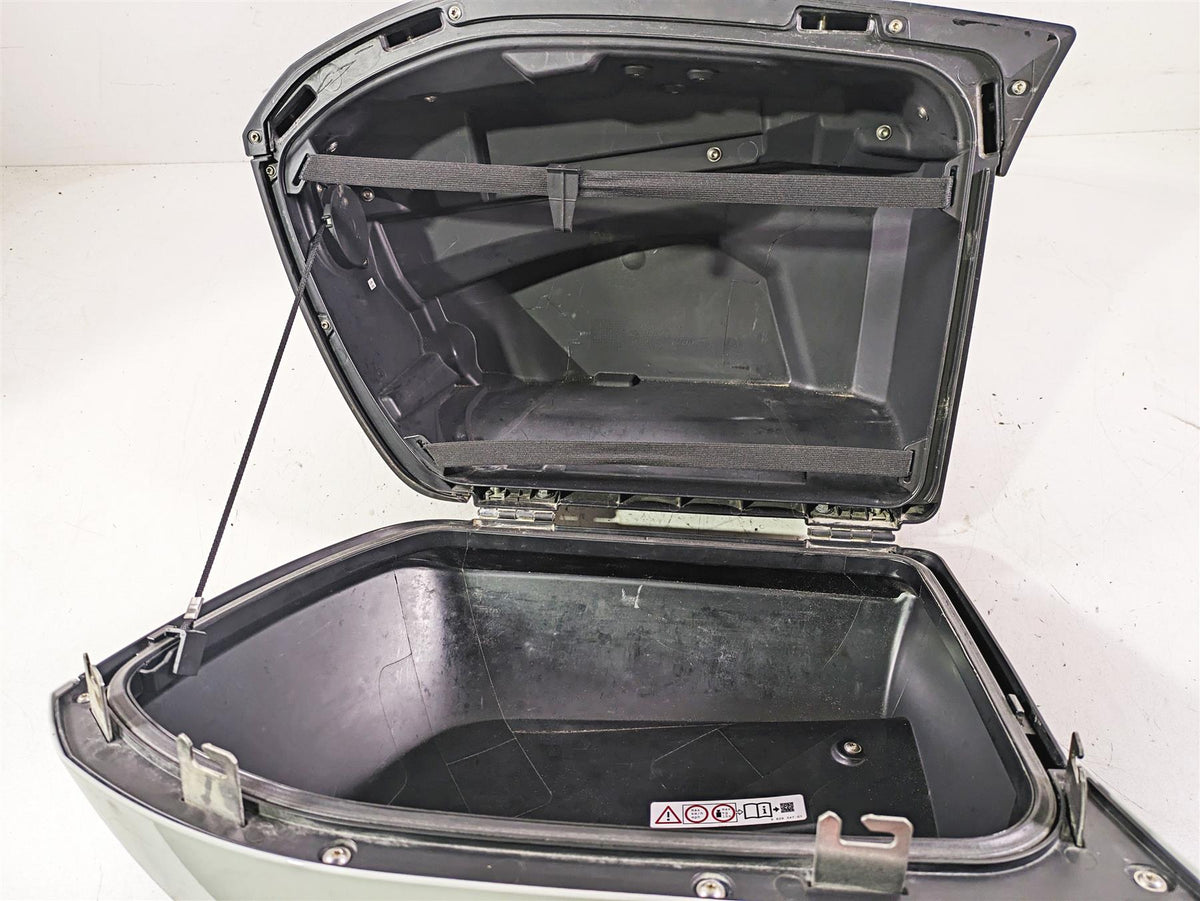 2022 BMW R1250 RT K052 Left Saddlebag Saddle Bag Case 46547728663 {{ shop.shopifyCountryName }} - Mototech271