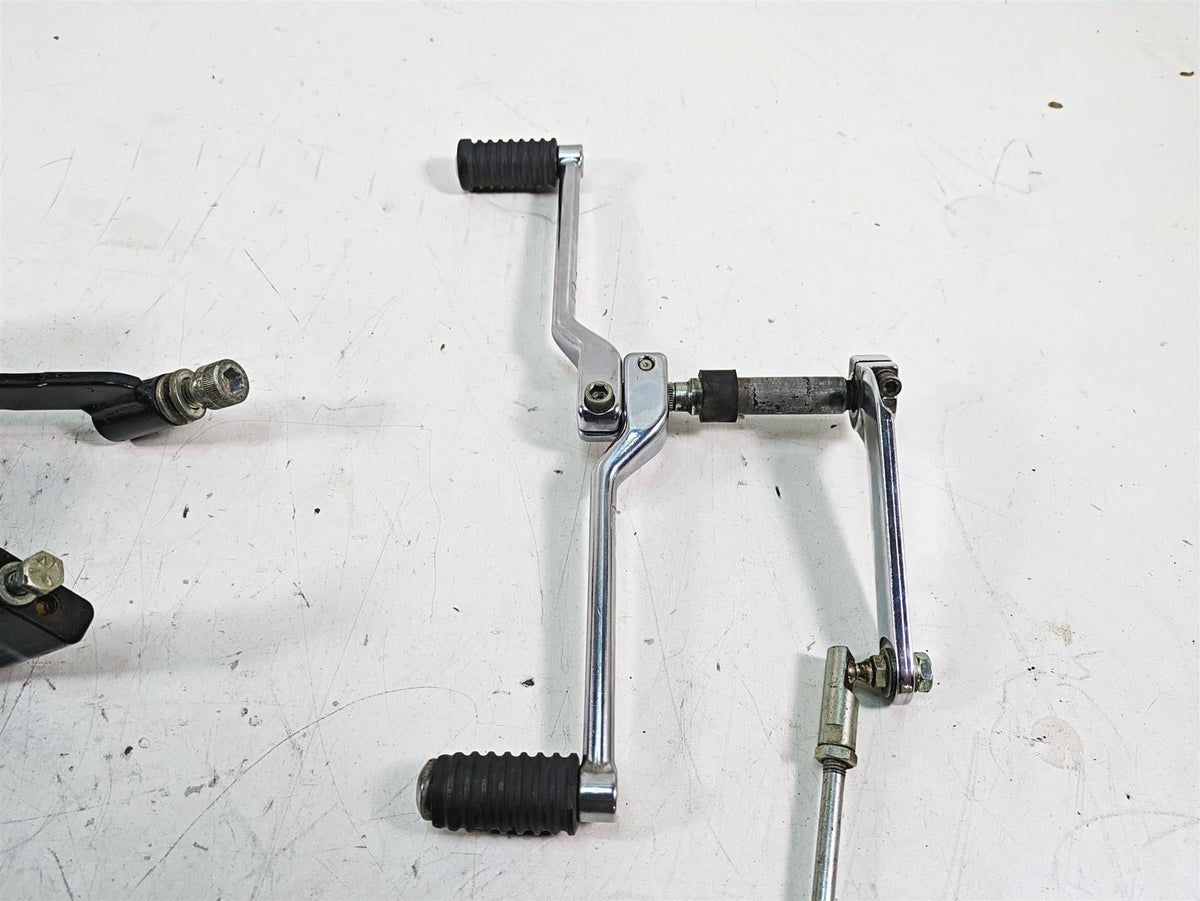 2008 Harley FLHTCU Electra Glide Left Bent Floor Board + Shift Lever 33895-82E {{ shop.shopifyCountryName }} - Mototech271